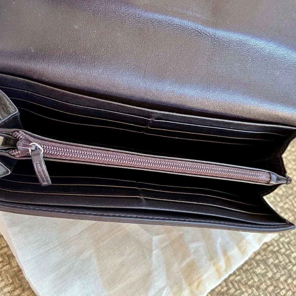 Authentic Gucci GG Embossed Leather Wallet, Brown - Picture 6 of 11